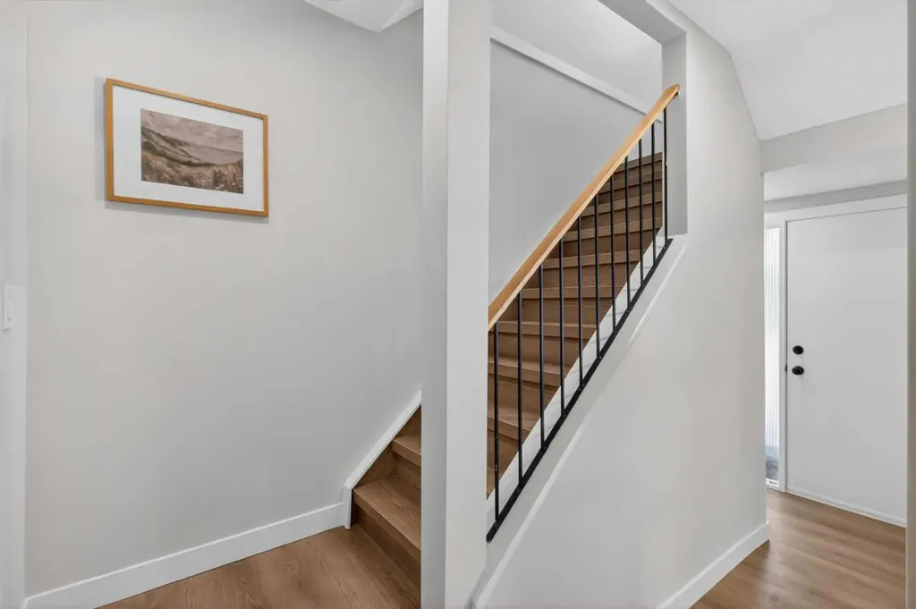 5340 17 Avenue SW Calgary AB T3E 6M3