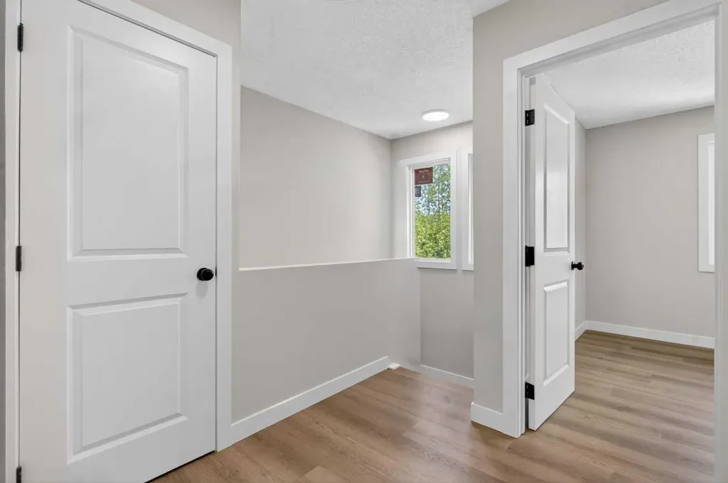 5340 17 Avenue SW Calgary AB T3E 6M3