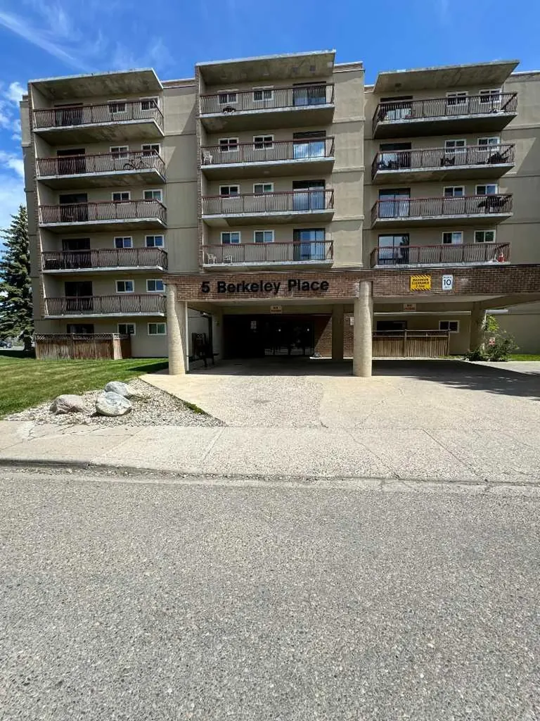 5 Berkeley Place W Lethbridge AB T1K 5M9