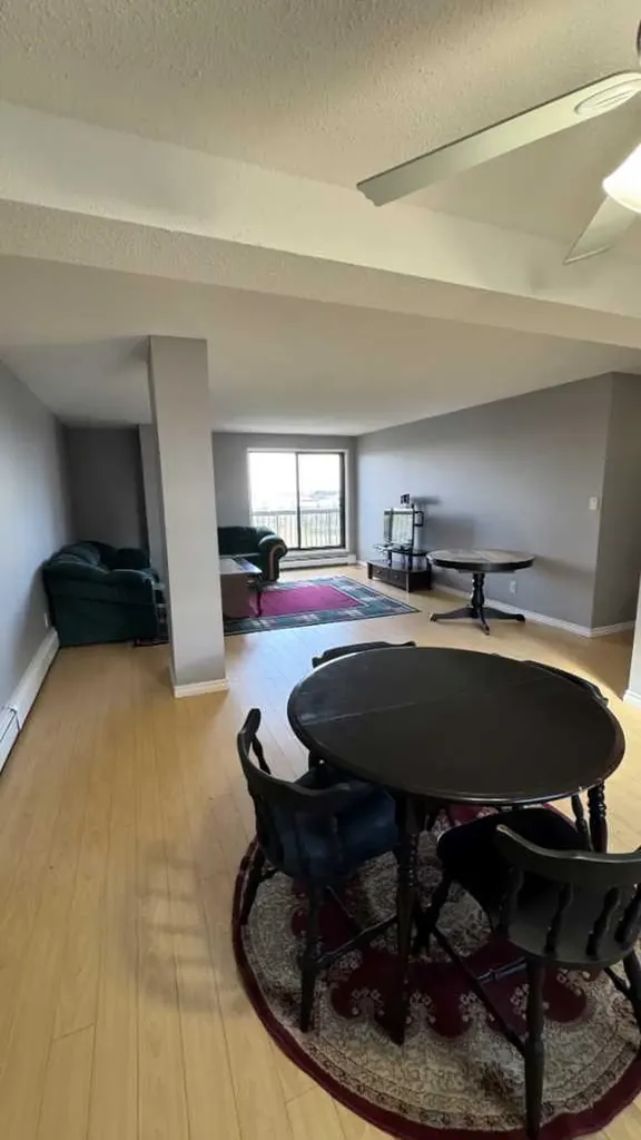 5 Berkeley Place W Lethbridge AB T1K 5M9