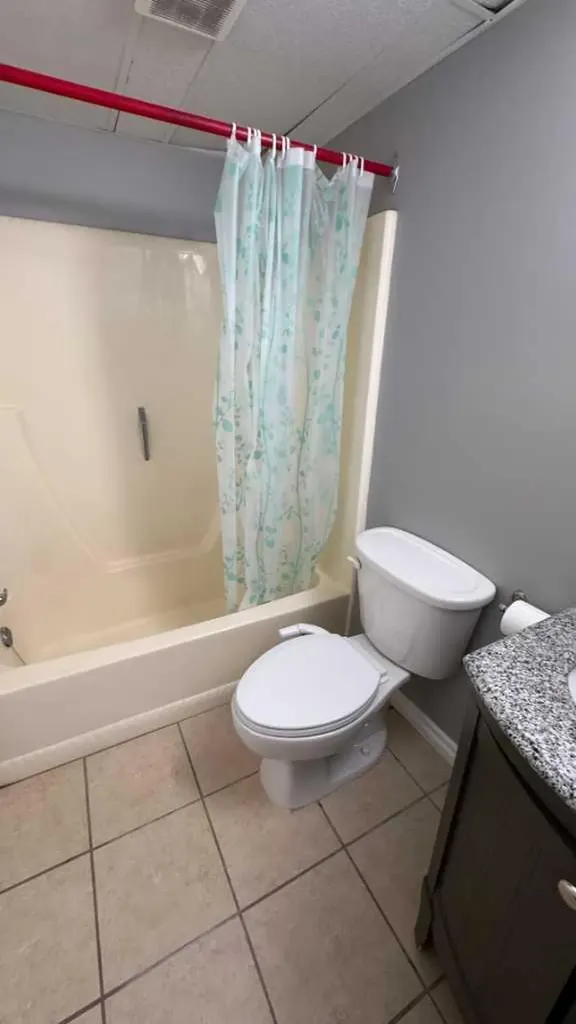 5 Berkeley Place W Lethbridge AB T1K 5M9