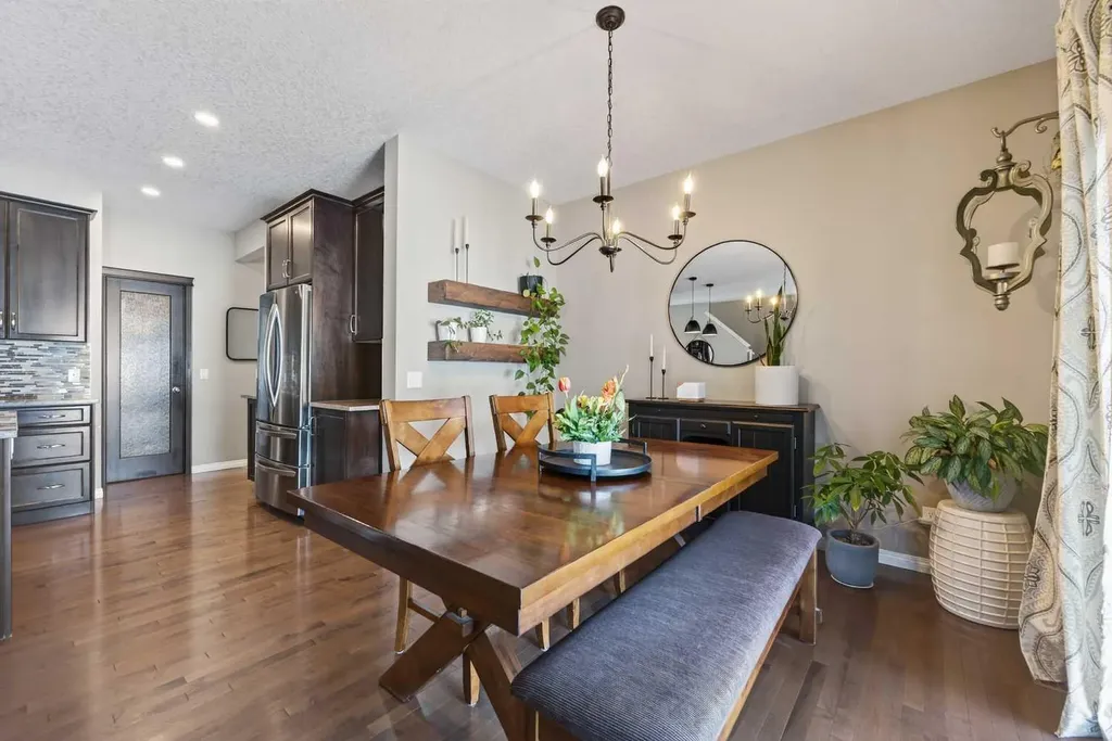 183 Reunion Grove NW Airdrie AB T4B 0Z3