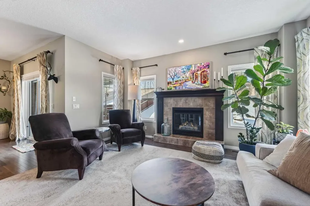 183 Reunion Grove NW Airdrie AB T4B 0Z3