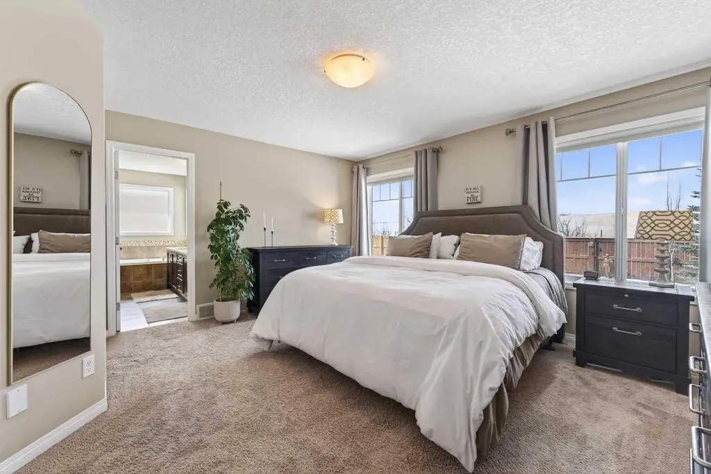 183 Reunion Grove NW Airdrie AB T4B 0Z3