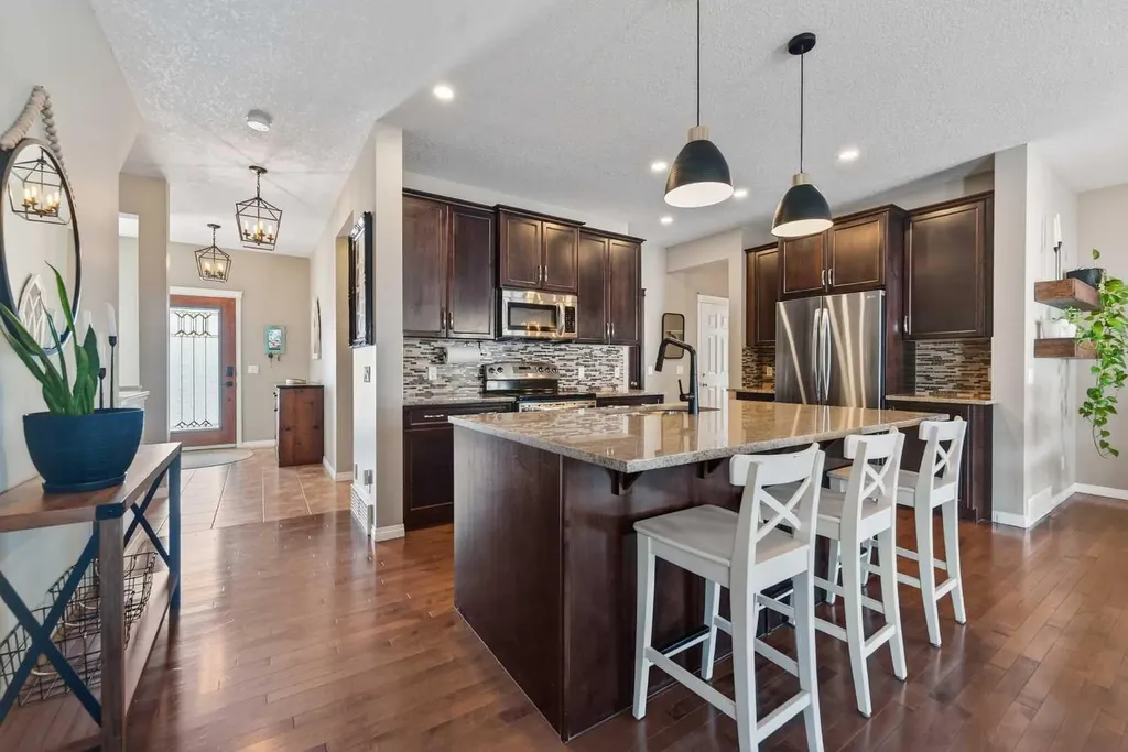 183 Reunion Grove NW Airdrie AB T4B 0Z3