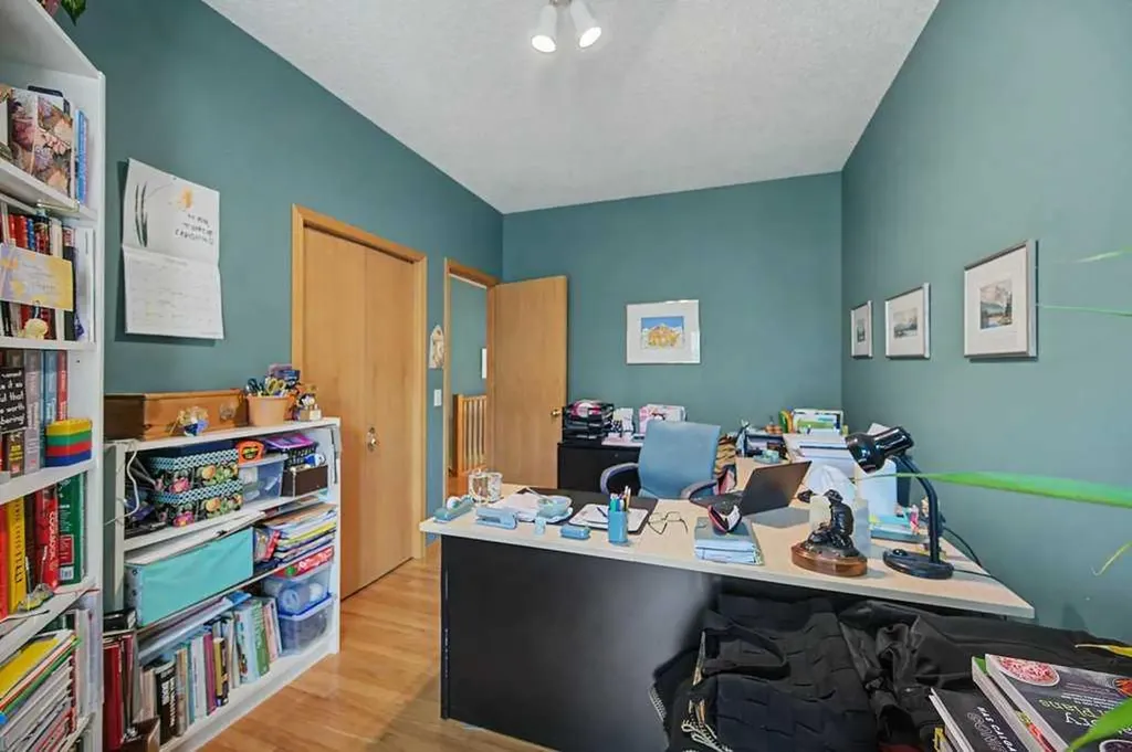 18 Prominence View SW Calgary AB T3H 3M8