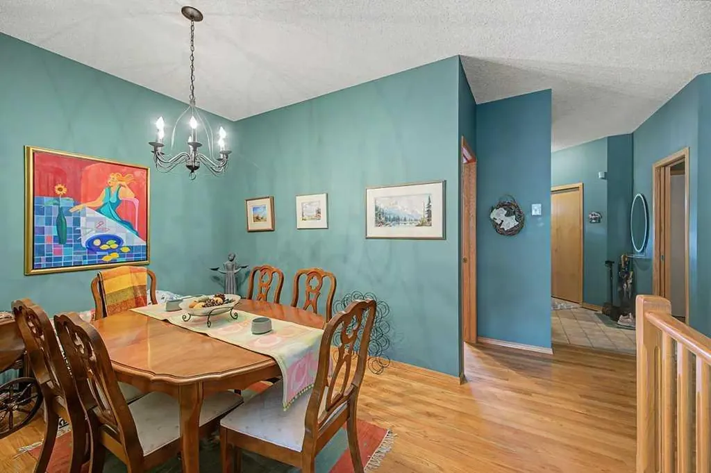 18 Prominence View SW Calgary AB T3H 3M8
