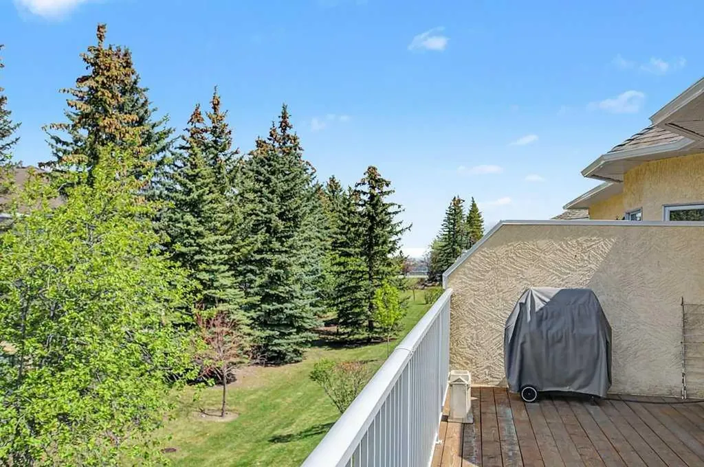 18 Prominence View SW Calgary AB T3H 3M8