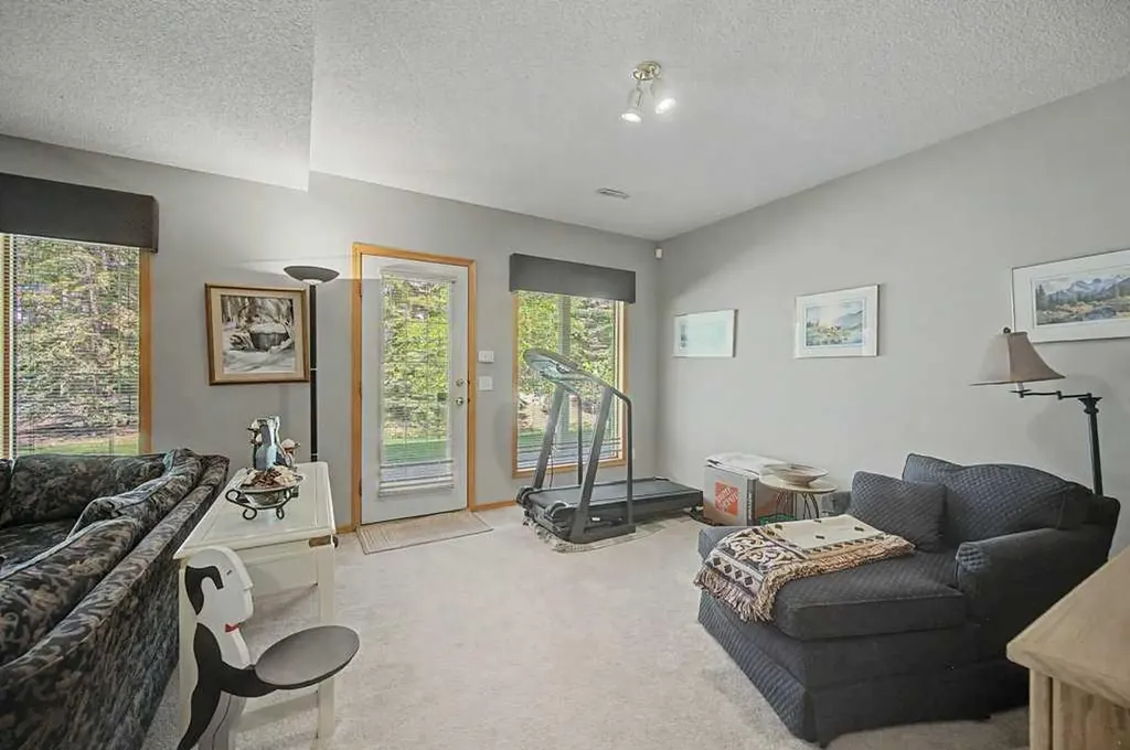 18 Prominence View SW Calgary AB T3H 3M8