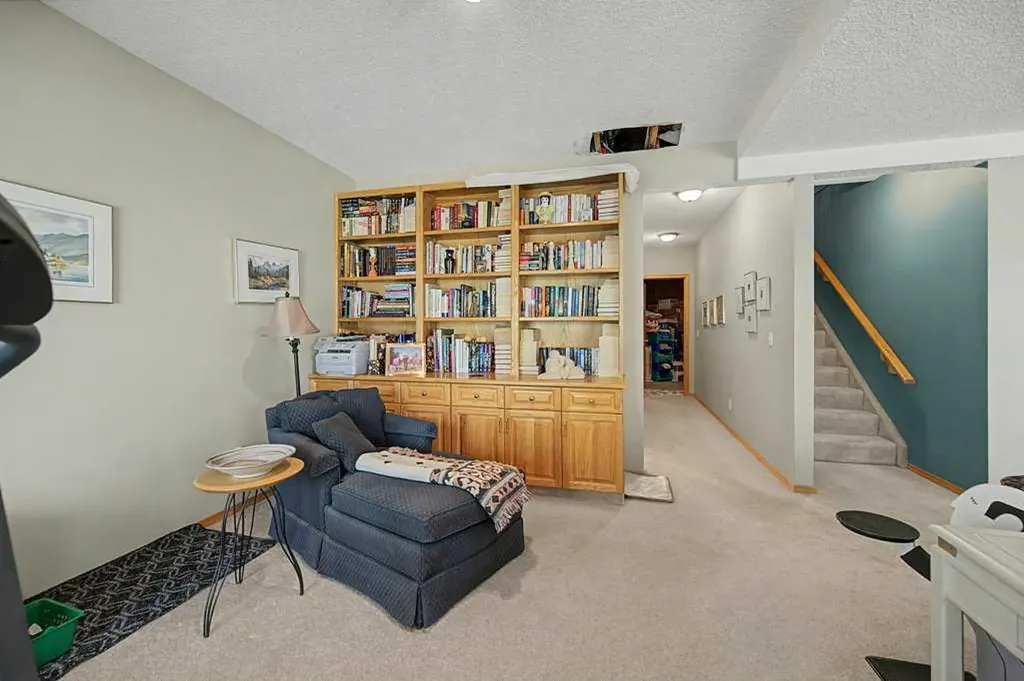 18 Prominence View SW Calgary AB T3H 3M8
