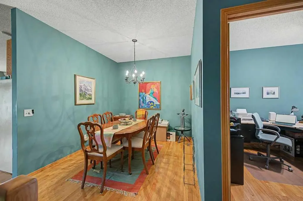 18 Prominence View SW Calgary AB T3H 3M8