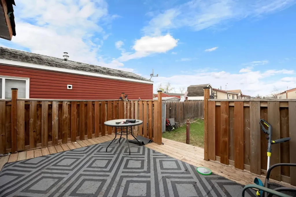 236 Grenfell Crescent Fort Mcmurray AB T9H2M6