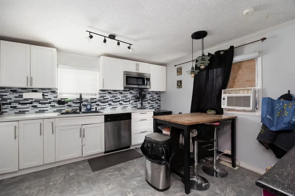 236 Grenfell Crescent Fort Mcmurray AB T9H2M6