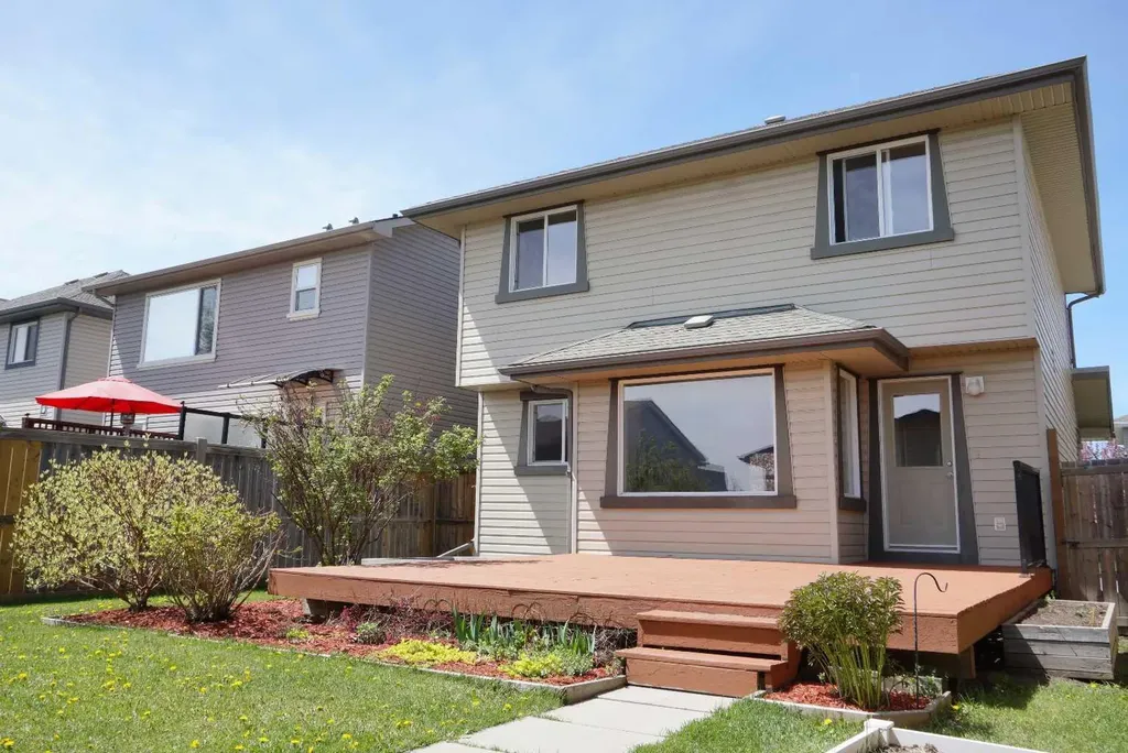 383 Prestwick Close SE Calgary AB T2Z 4Y5