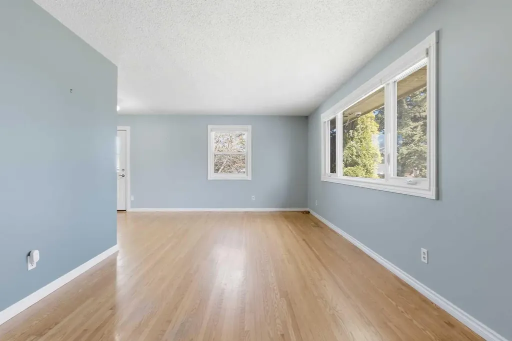 827 Forlee Drive SE Calgary AB T2A 2E7