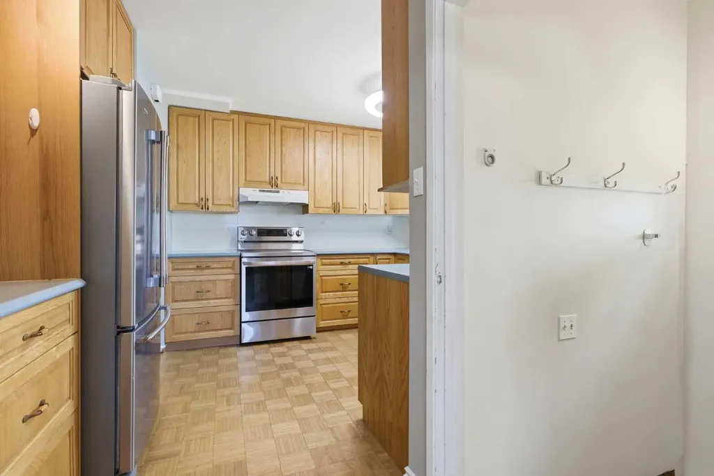 827 Forlee Drive SE Calgary AB T2A 2E7