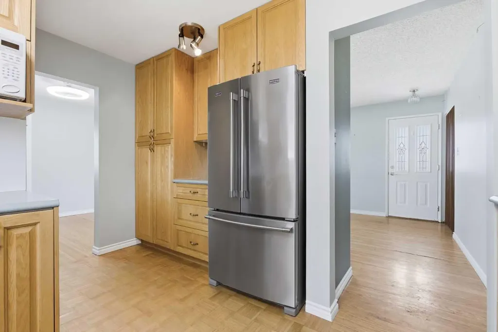 827 Forlee Drive SE Calgary AB T2A 2E7