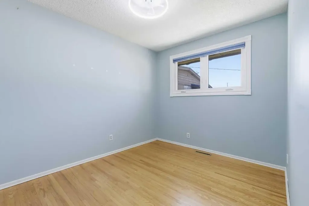827 Forlee Drive SE Calgary AB T2A 2E7