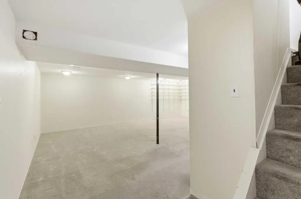 827 Forlee Drive SE Calgary AB T2A 2E7