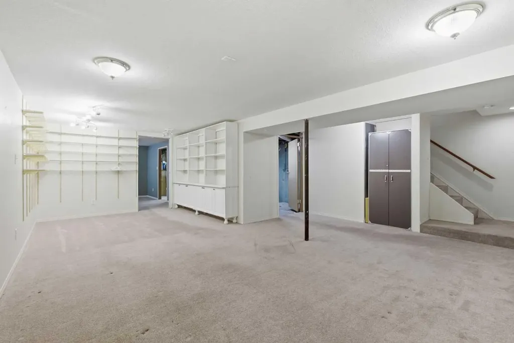 827 Forlee Drive SE Calgary AB T2A 2E7