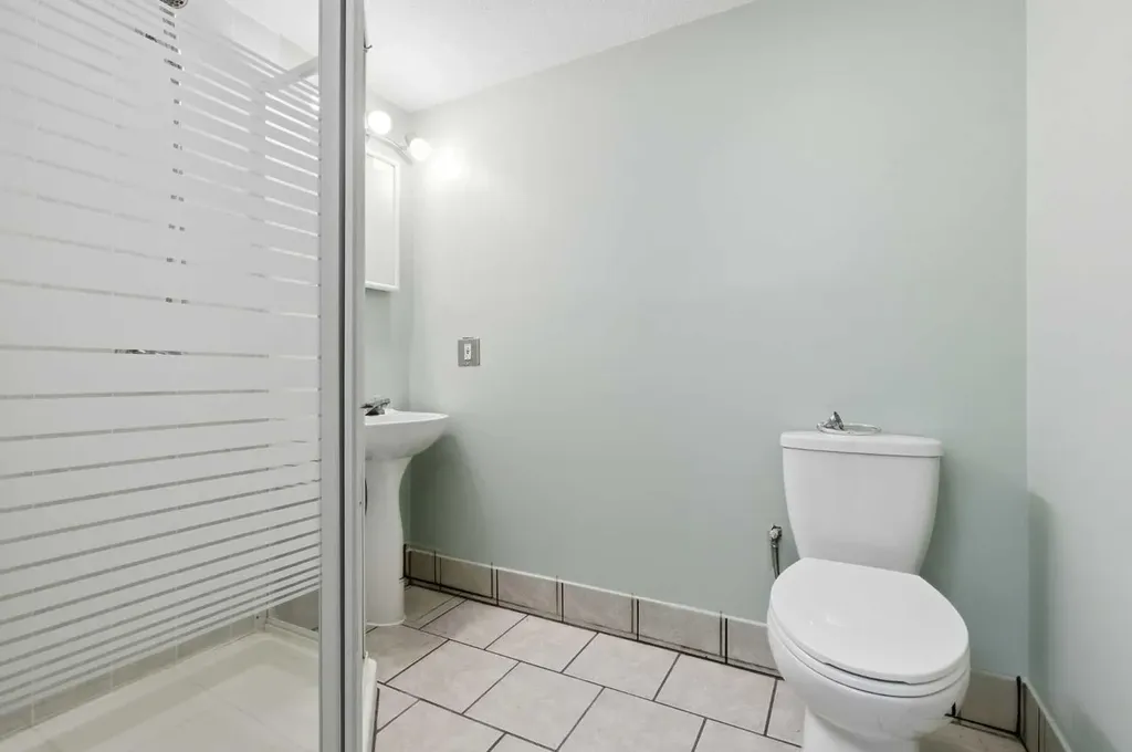 827 Forlee Drive SE Calgary AB T2A 2E7