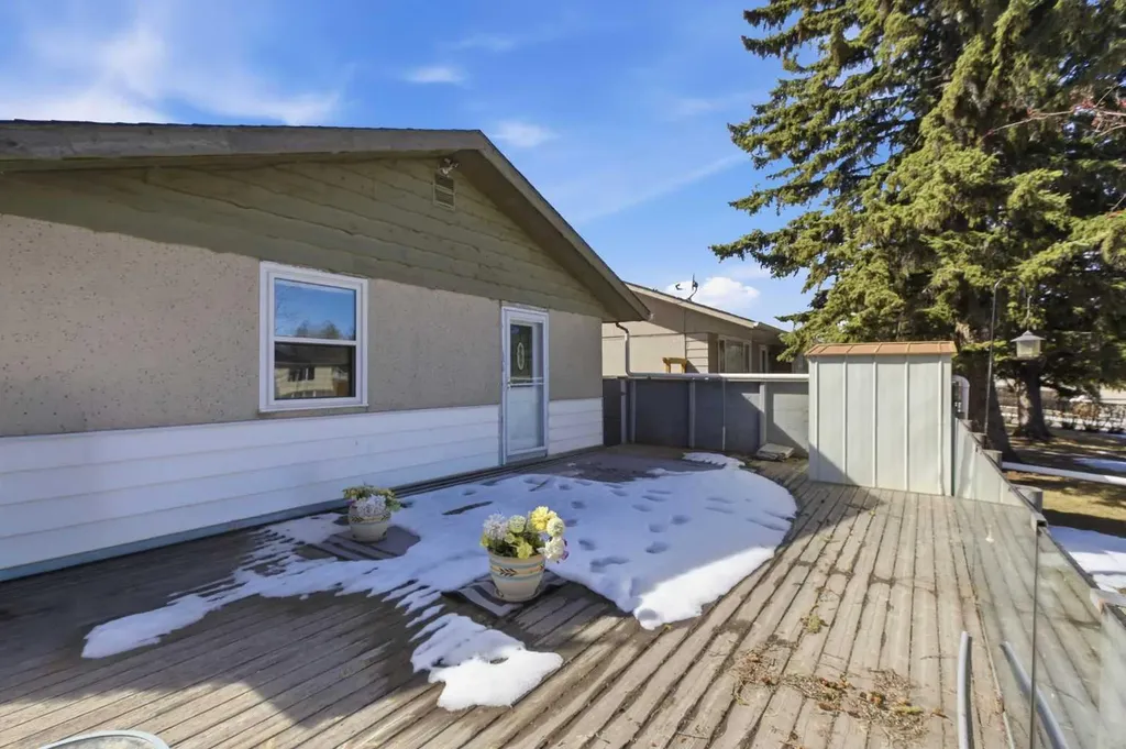 827 Forlee Drive SE Calgary AB T2A 2E7
