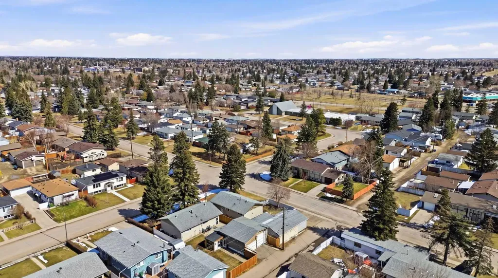 827 Forlee Drive SE Calgary AB T2A 2E7
