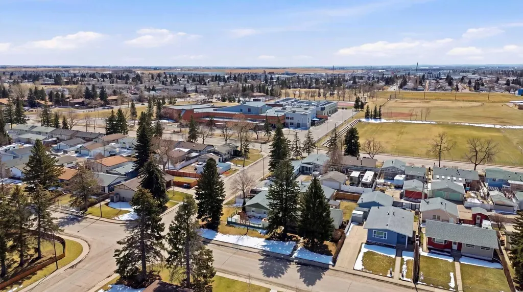 827 Forlee Drive SE Calgary AB T2A 2E7