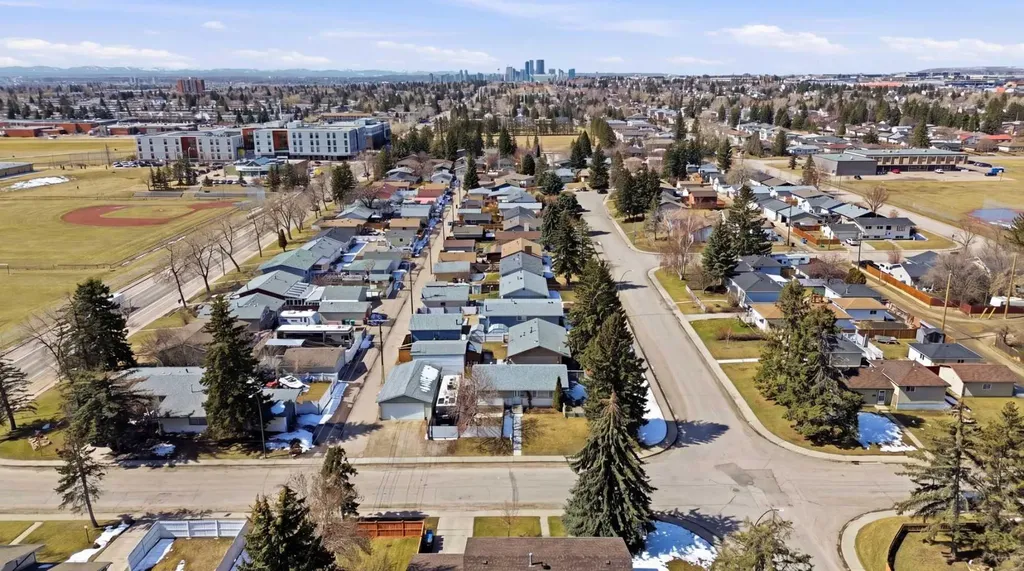 827 Forlee Drive SE Calgary AB T2A 2E7