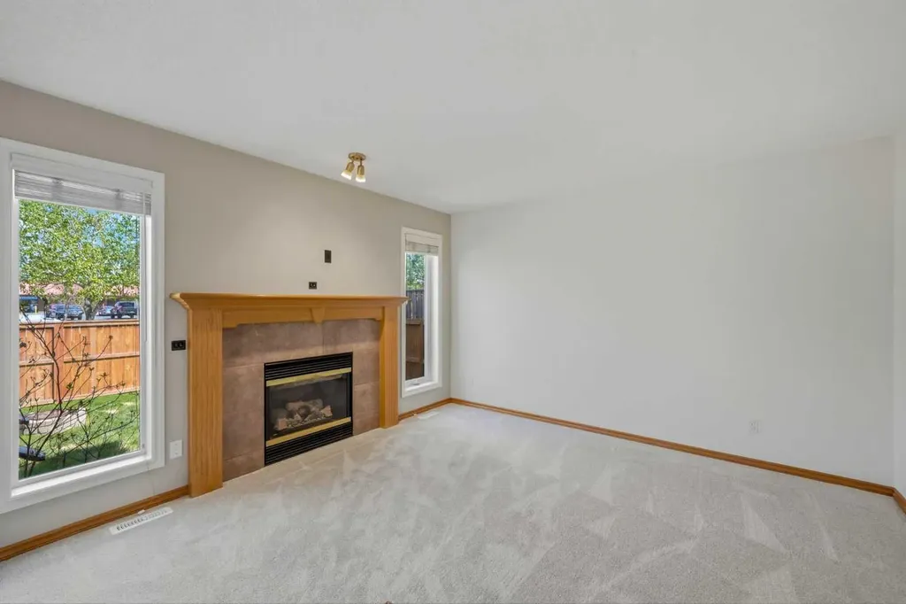 4 Big Springs Rise SE Airdrie AB T4A 1H2