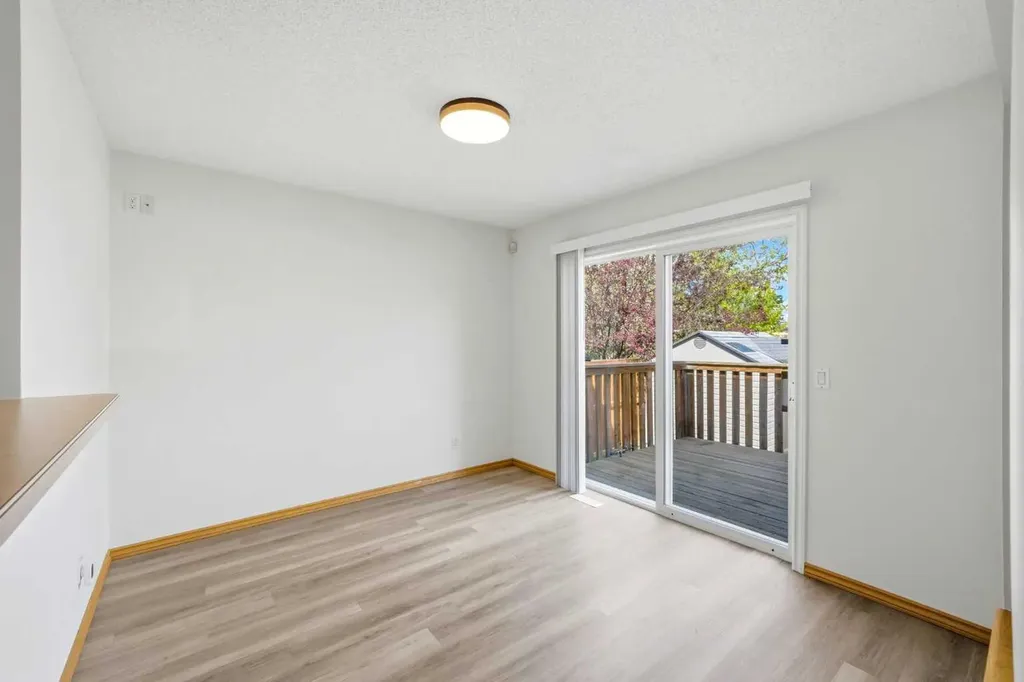 4 Big Springs Rise SE Airdrie AB T4A 1H2