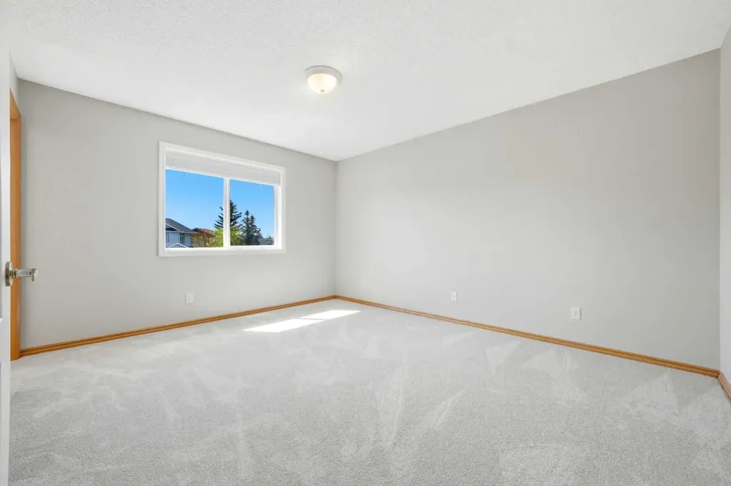 4 Big Springs Rise SE Airdrie AB T4A 1H2