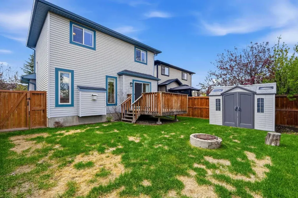 4 Big Springs Rise SE Airdrie AB T4A 1H2
