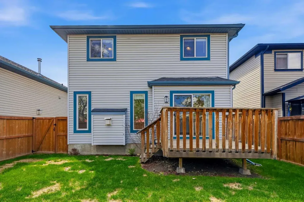 4 Big Springs Rise SE Airdrie AB T4A 1H2