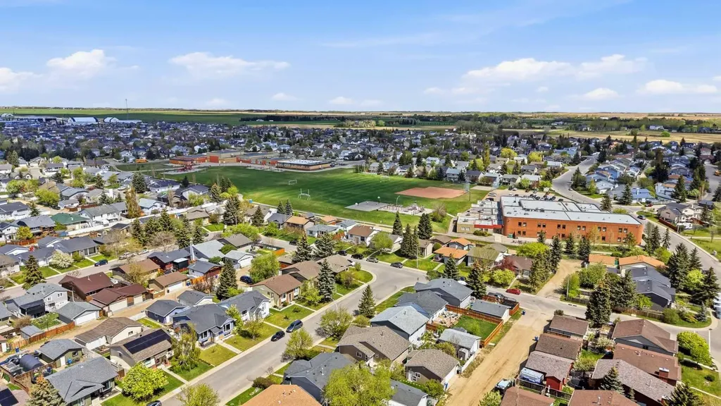 4 Big Springs Rise SE Airdrie AB T4A 1H2