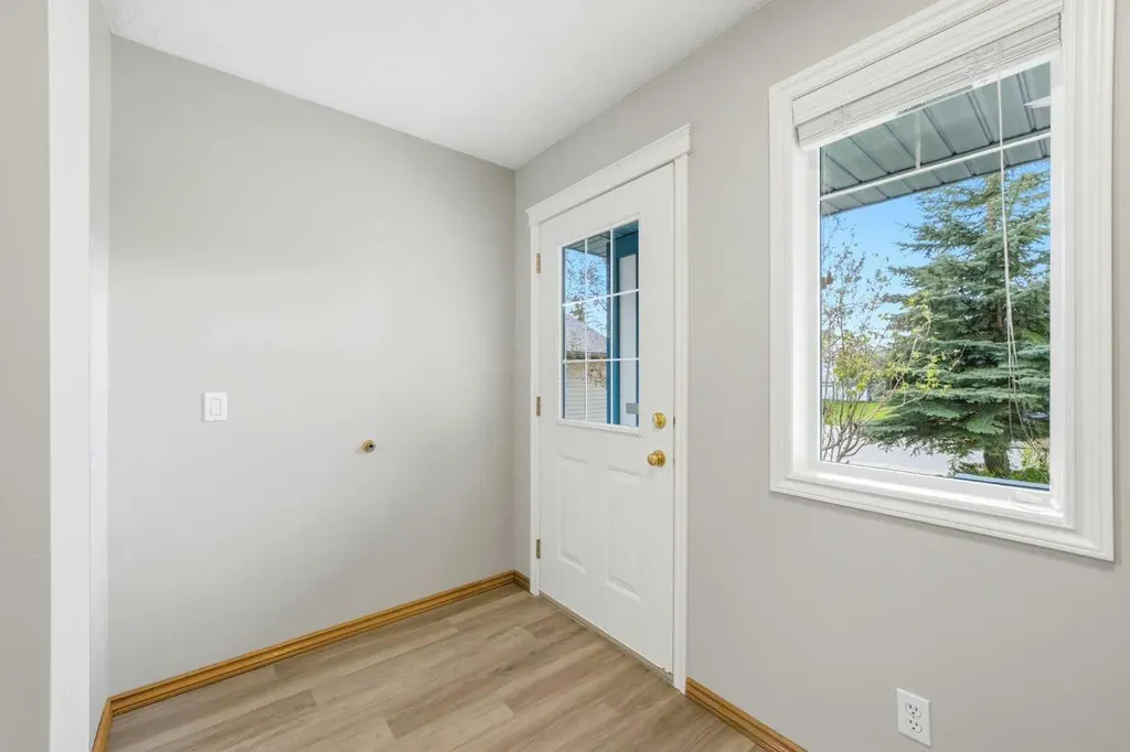 4 Big Springs Rise SE Airdrie AB T4A 1H2
