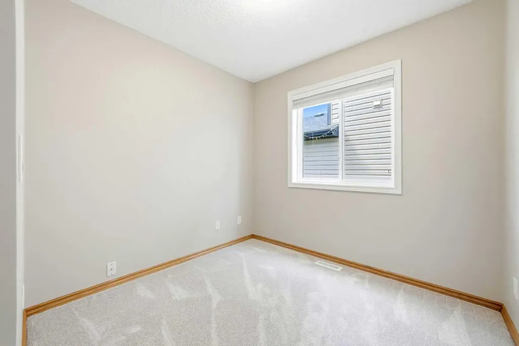 4 Big Springs Rise SE Airdrie AB T4A 1H2