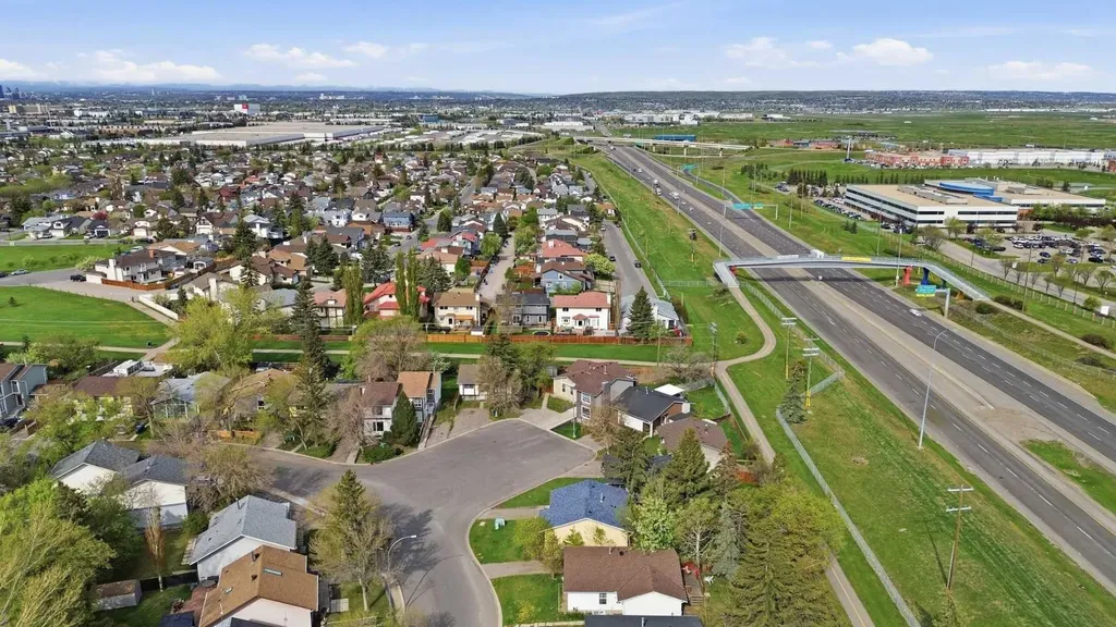 855 Whitehill Way NE Calgary AB T1Y 3G1