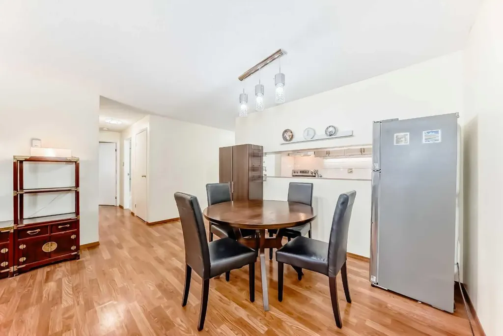 723 57 Avenue SW Calgary AB T2V 4Z3