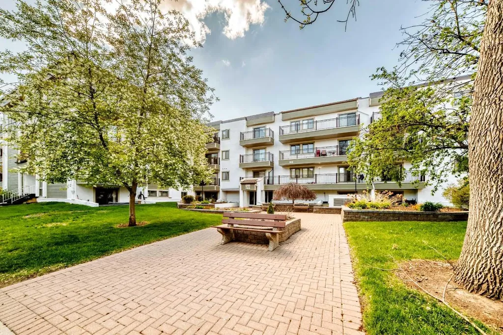 723 57 Avenue SW Calgary AB T2V 4Z3