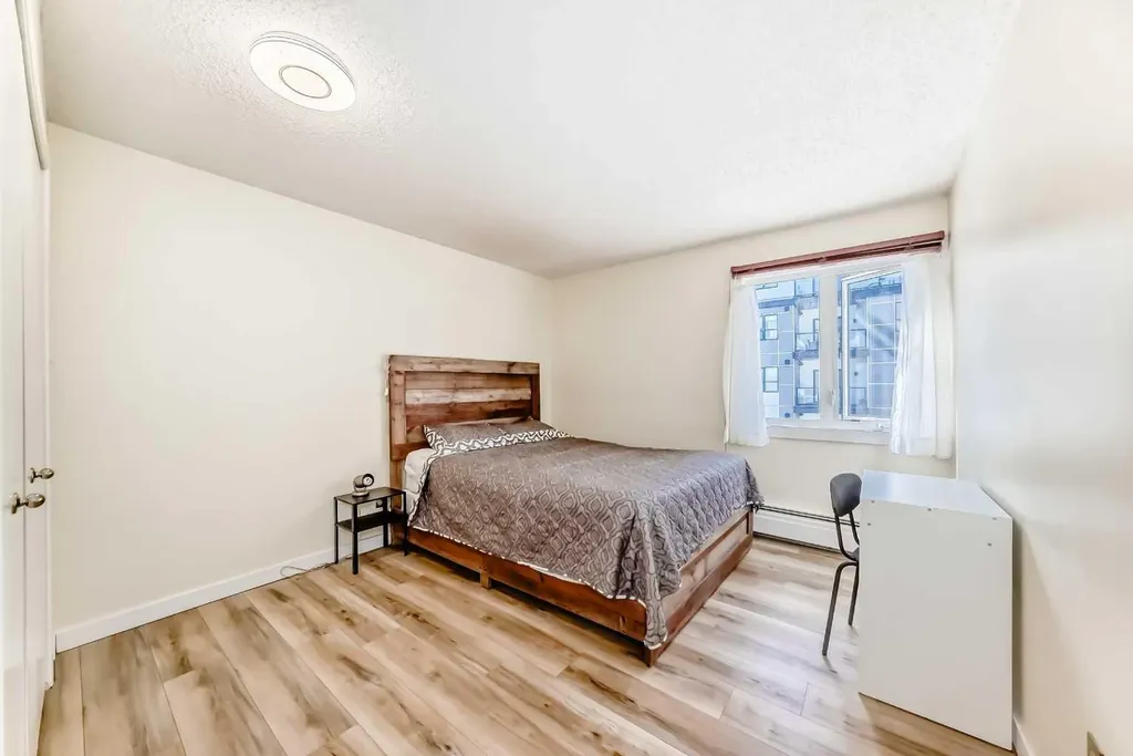 723 57 Avenue SW Calgary AB T2V 4Z3