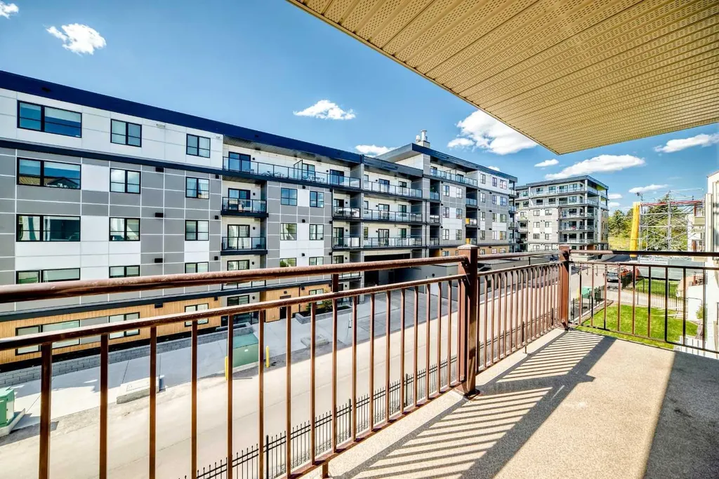 723 57 Avenue SW Calgary AB T2V 4Z3
