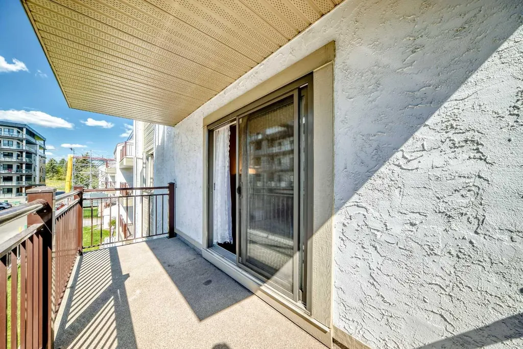 723 57 Avenue SW Calgary AB T2V 4Z3