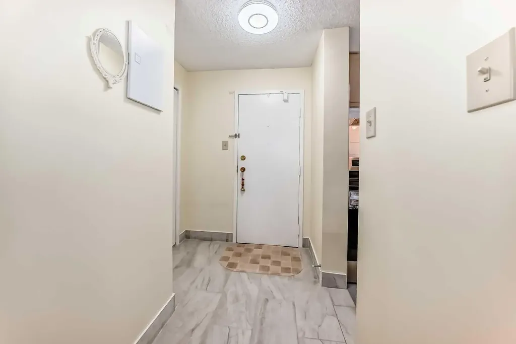 723 57 Avenue SW Calgary AB T2V 4Z3