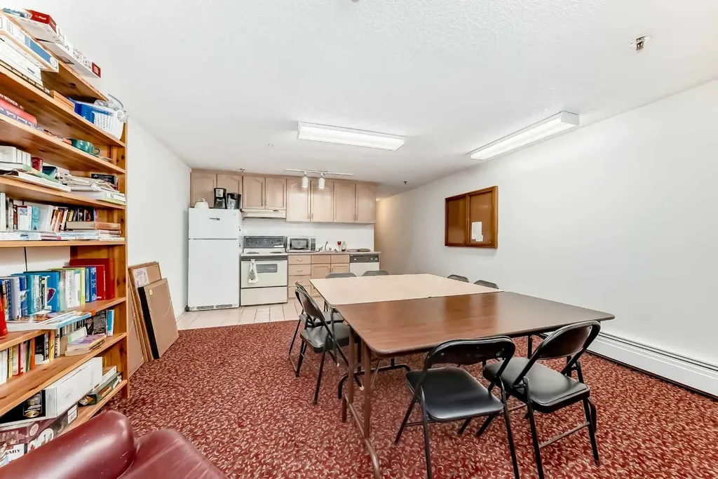 723 57 Avenue SW Calgary AB T2V 4Z3