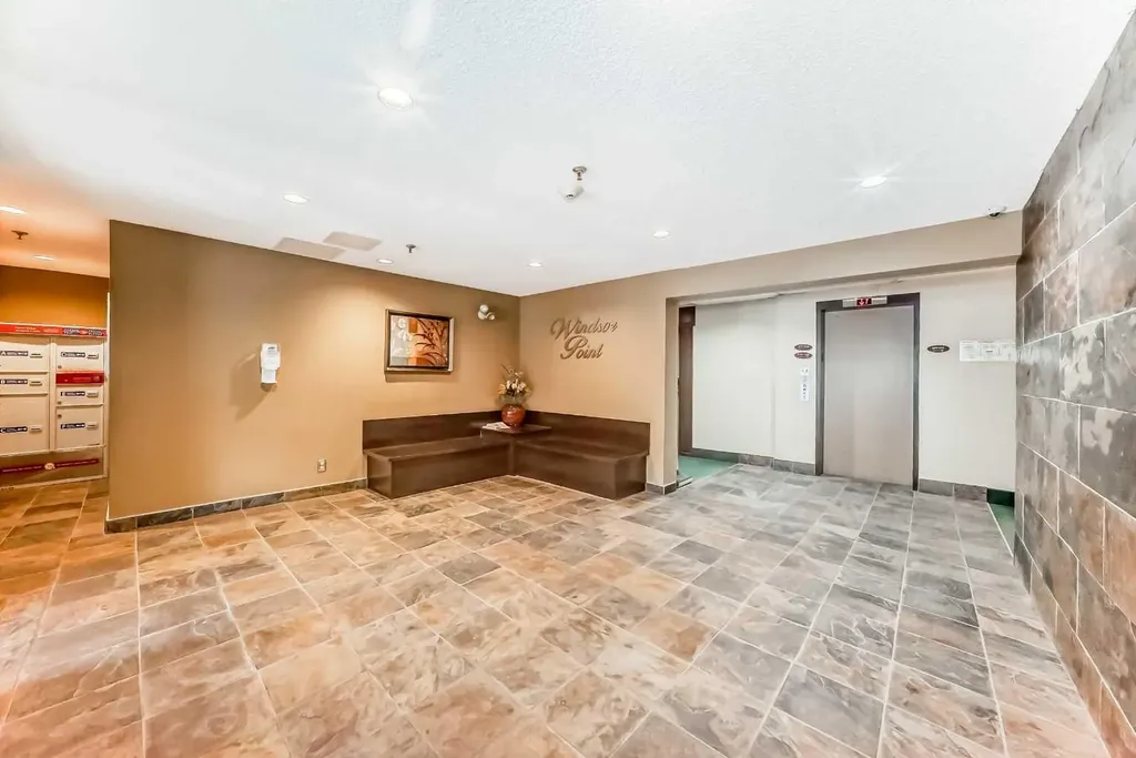 723 57 Avenue SW Calgary AB T2V 4Z3