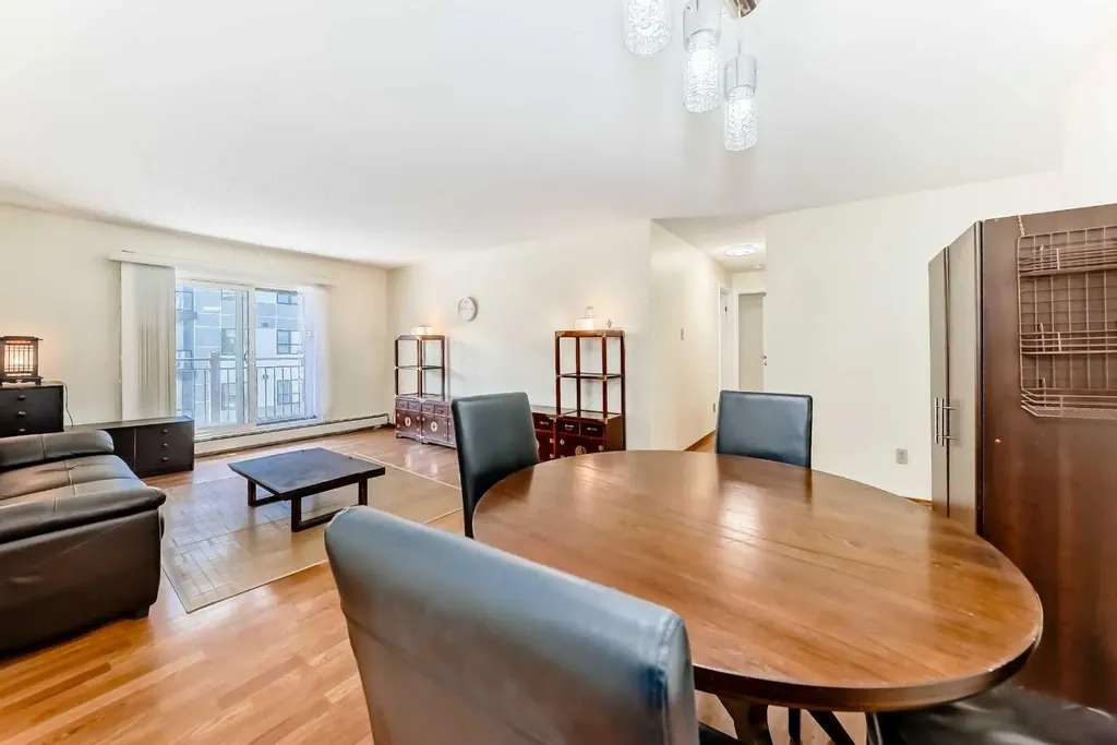 723 57 Avenue SW Calgary AB T2V 4Z3