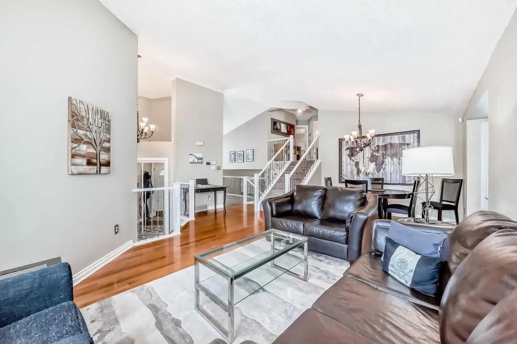 139 Wood Valley Bay SW Calgary AB T2W 5Y2