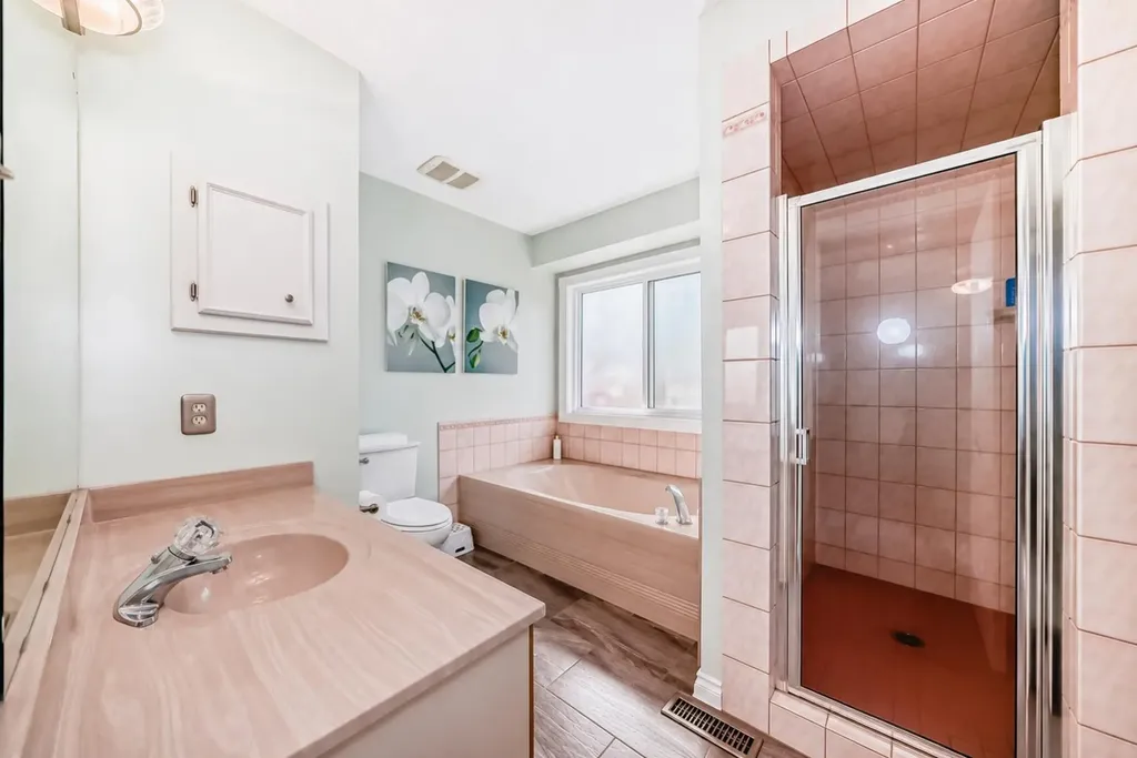139 Wood Valley Bay SW Calgary AB T2W 5Y2