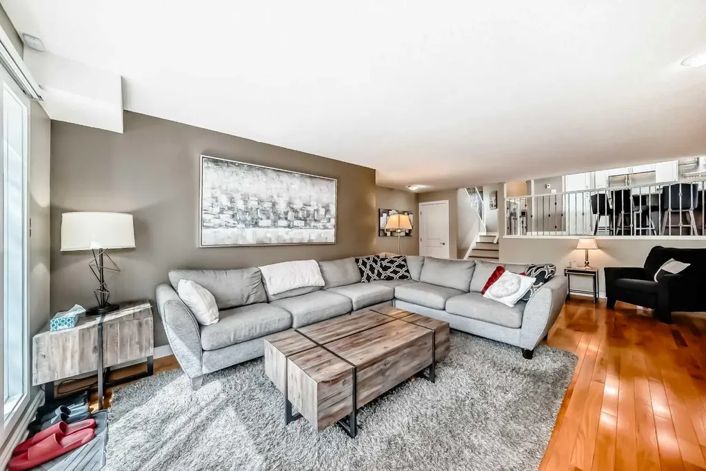 139 Wood Valley Bay SW Calgary AB T2W 5Y2